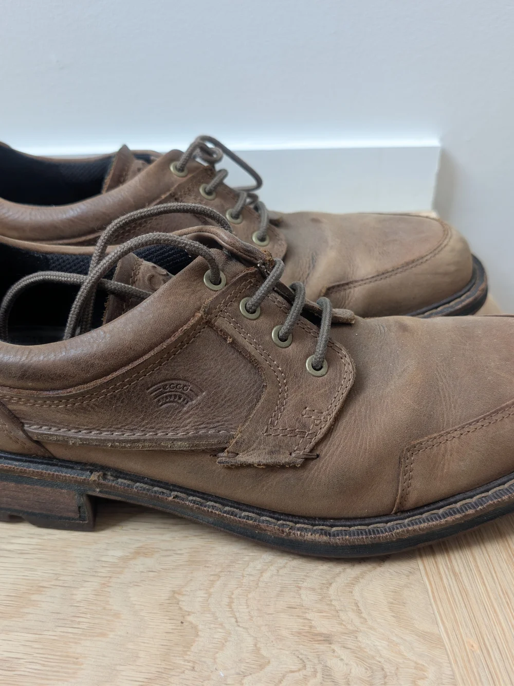 Ecco Fusion Brown Leather Lace-Up Men's Casual Dress Shoes